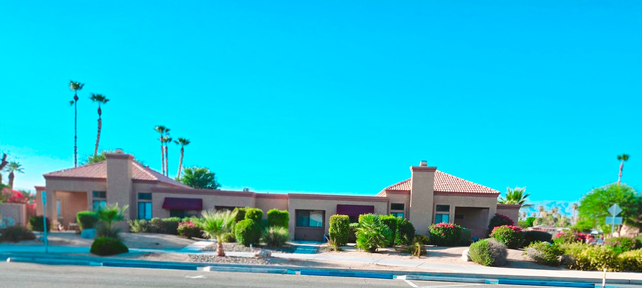 42995 Park Pl, Palm Desert, CA à vendre Photo du bâtiment- Image 1 de 31