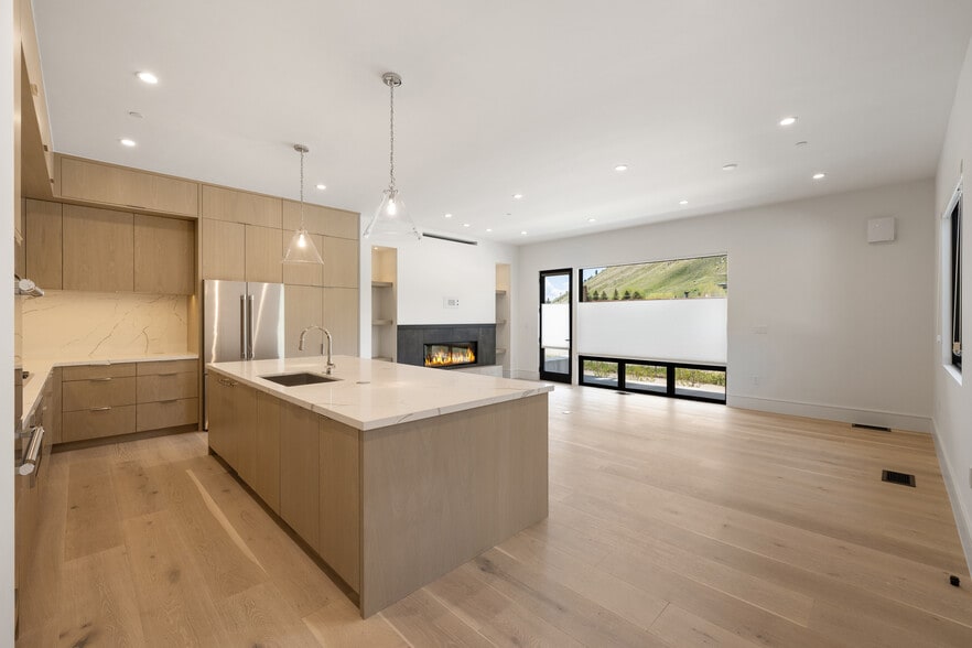 424 Hidden Hollow Drive, Jackson, WY for sale - Building Photo - Image 2 of 68