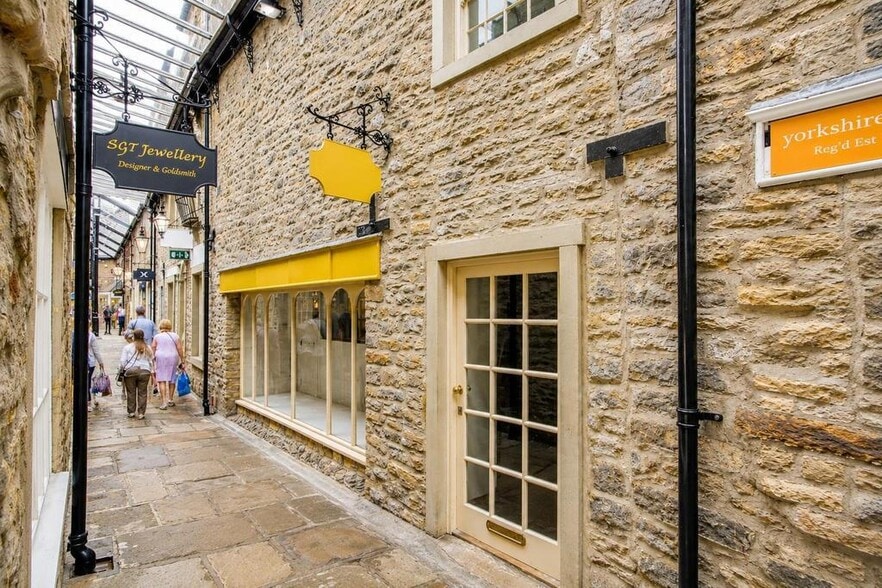 High St, Skipton for lease - Building Photo - Image 2 of 13