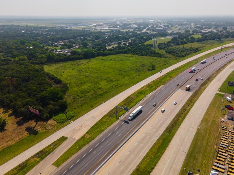 Interstate 35, Waco, TX for sale - Building Photo - Image 1 of 1