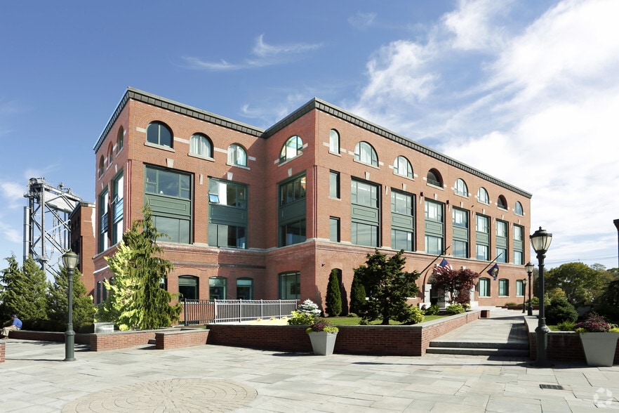 1 Harbour Pl, Portsmouth, NH for lease - Building Photo - Image 3 of 13