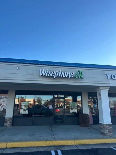 2040 Coliseum Dr, Hampton, VA for lease - Building Photo - Image 2 of 4