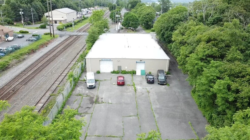 111 Railroad Ave, West Haverstraw, NY à vendre - Photo du bâtiment - Image 2 de 5