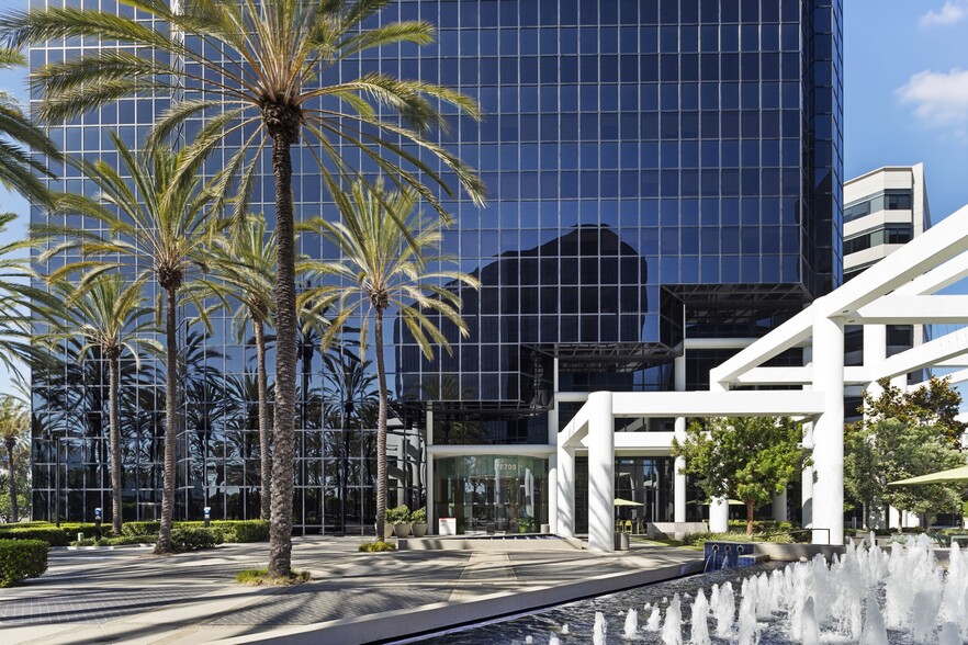 18100 Von Karman Ave, Irvine, CA for lease - Building Photo - Image 2 of 2