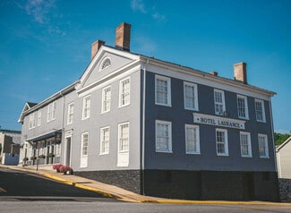 Plus de détails pour 2 S Court St, Luray, VA - Services hôteliers à vendre
