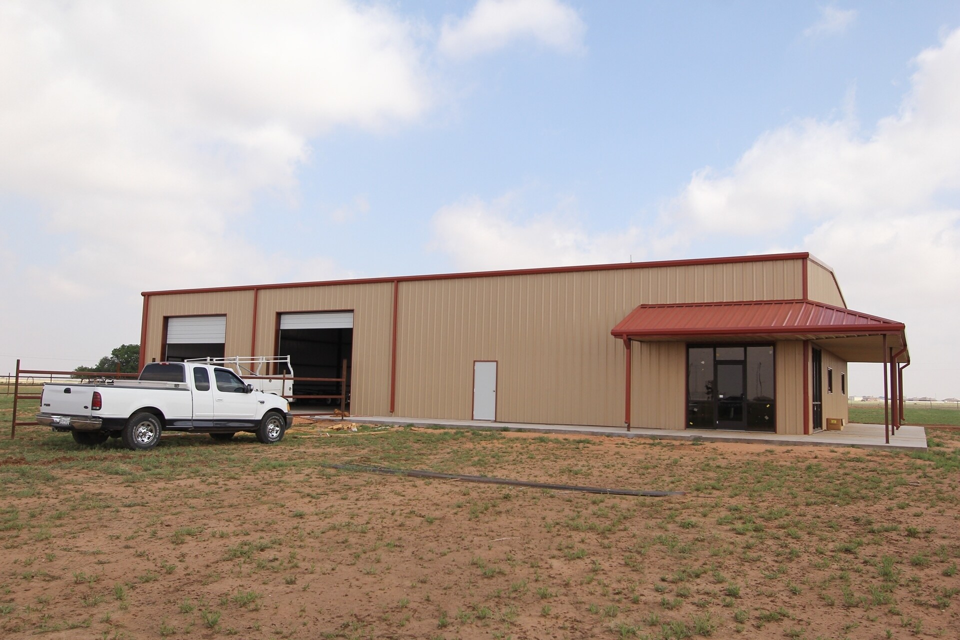 9402 FM 1585, Wolfforth, TX for sale Primary Photo- Image 1 of 17