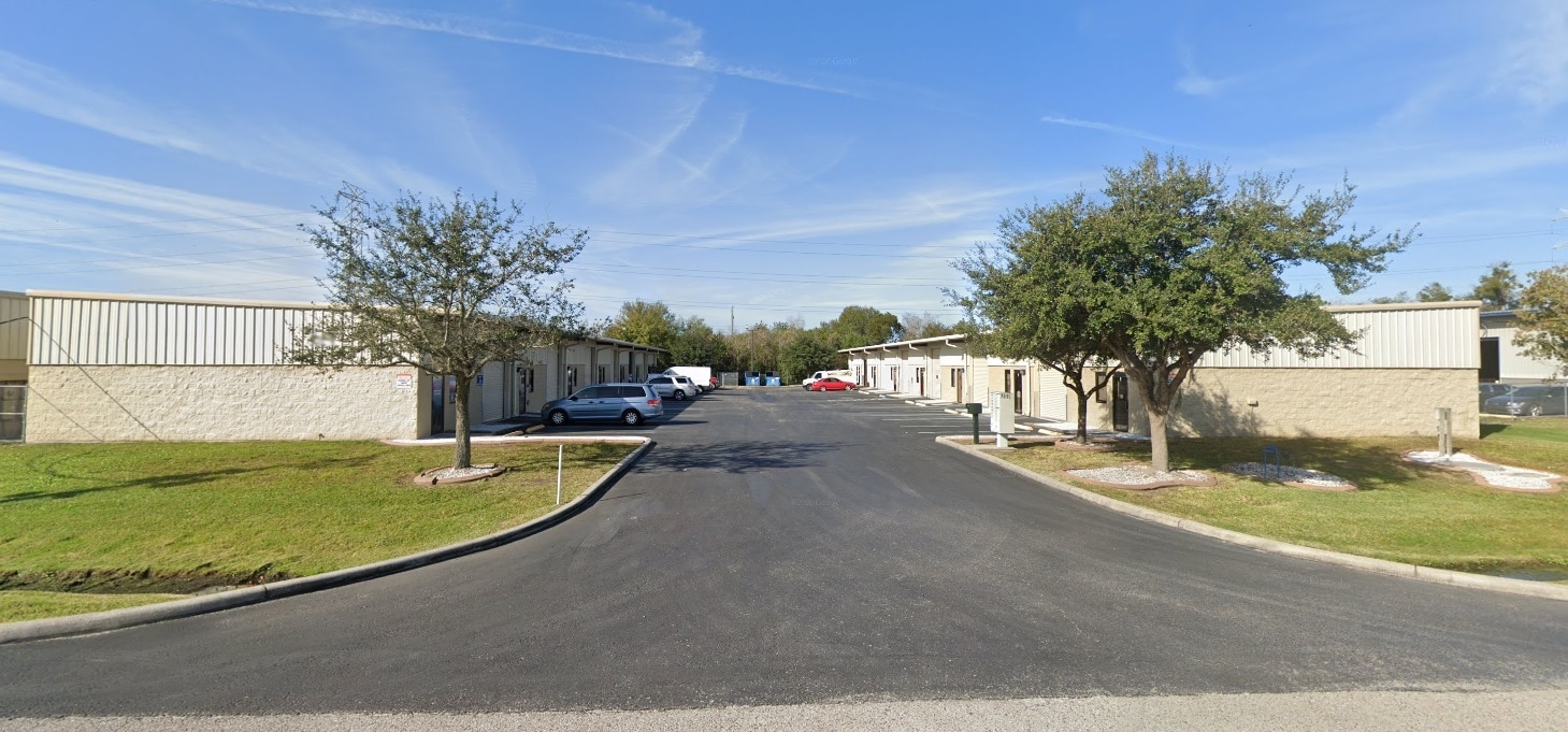 7610 Industrial Ln, Tampa, FL for lease Primary Photo- Image 1 of 2
