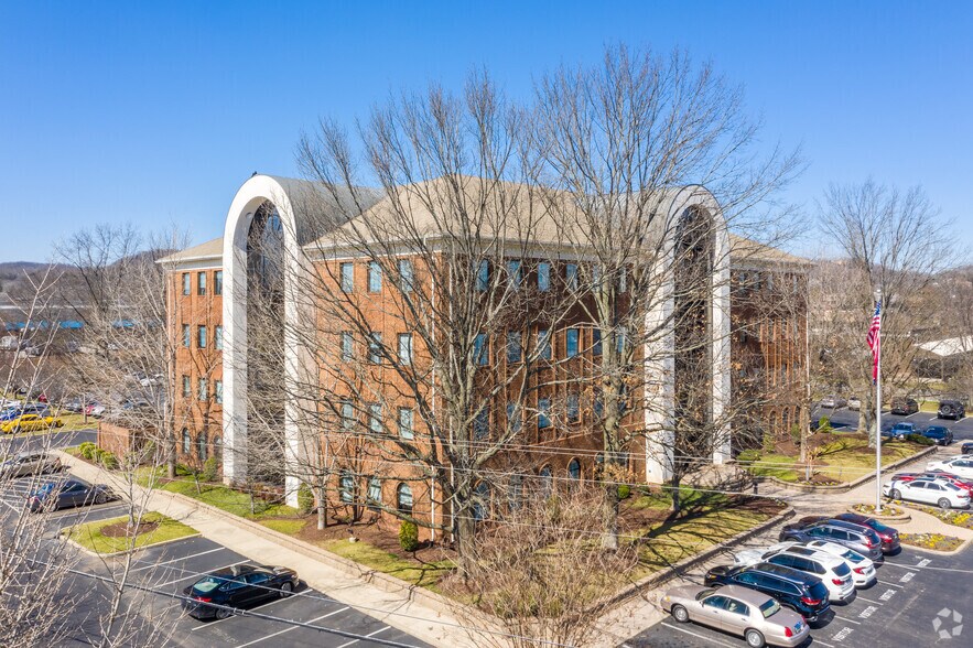 1749 Mallory Ln, Brentwood, TN à louer - Photo du bâtiment - Image 2 de 19