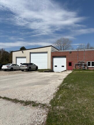 Plus de détails pour 1912 Columbus St, Two Rivers, WI - Industriel à vendre