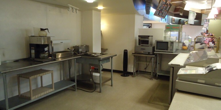 210 3rd Ave SE, Cedar Rapids, IA à louer - Photo intérieure - Image 3 de 10