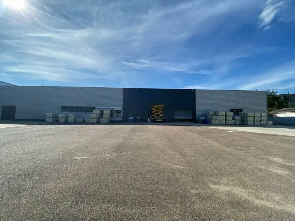 Flex in Sotteville-lès-Rouen for lease Building Photo- Image 1 of 7