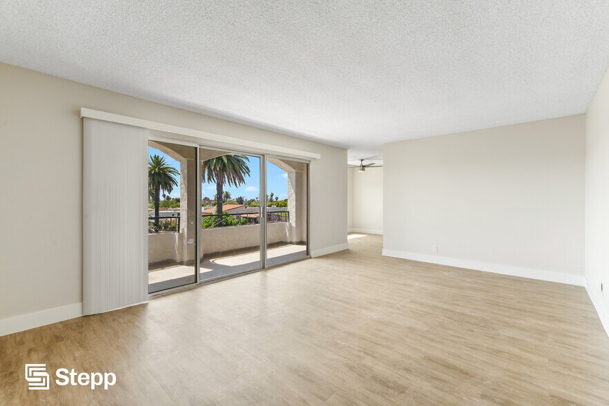 430 Obispo Ave, Long Beach, CA à vendre - Photo du bâtiment - Image 3 de 8