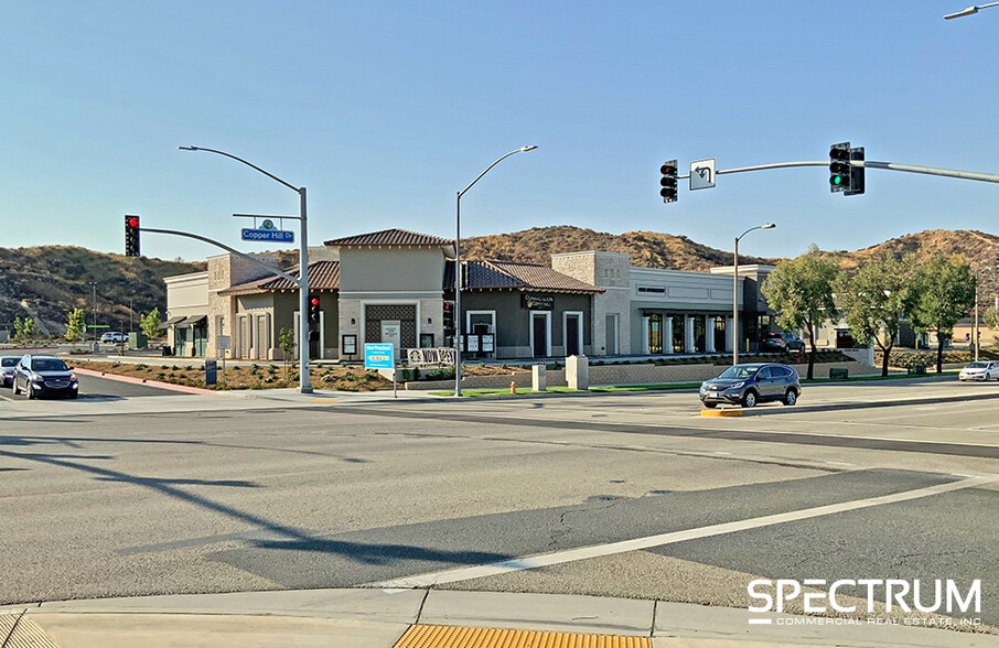 24525 Copper Hill Dr, Santa Clarita, CA for lease - Building Photo - Image 2 of 17