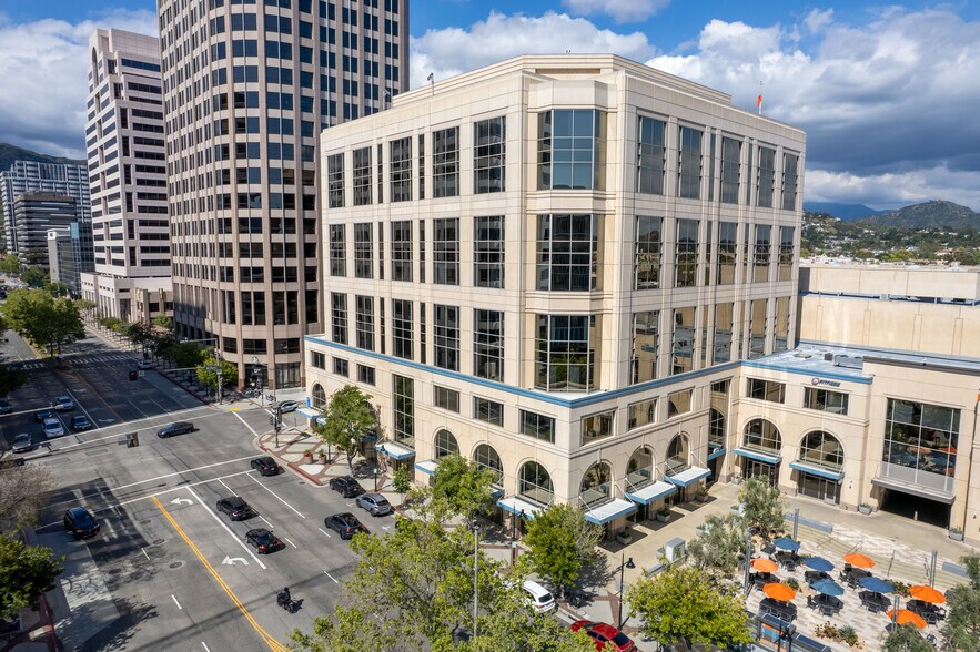 450 N Brand Blvd, Glendale, CA à louer - Photo du bâtiment - Image 2 de 8