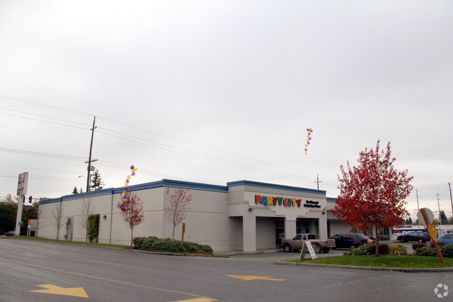 8630 Evergreen Way, Everett, WA à louer - Photo du bâtiment - Image 2 de 7