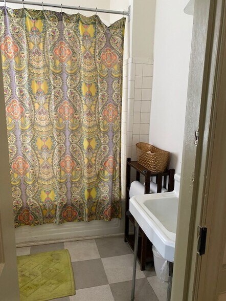 1707 Duke St, Alexandria, VA à louer - Photo intérieure - Image 2 de 6