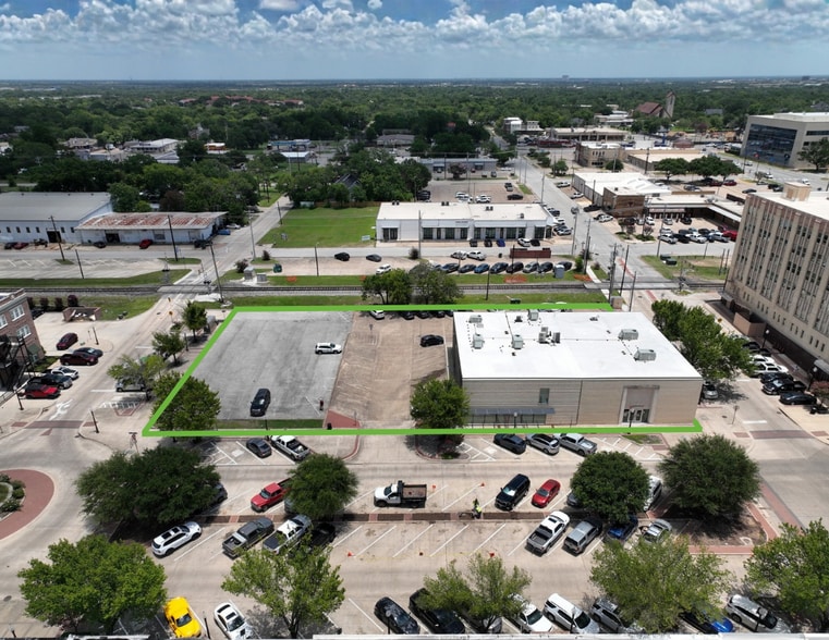 301 N Main St, Bryan, TX for sale - Building Photo - Image 3 of 33
