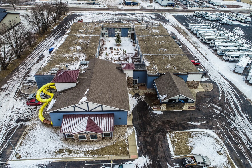 3200 W Russell St, Sioux Falls, SD for sale - Building Photo - Image 2 of 22