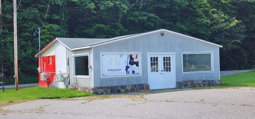 MULTI UNIT INVESTMENT OPPORTUNIITY portfolio of 2 properties for sale on LoopNet.ca - Building Photo - Image 2 of 4