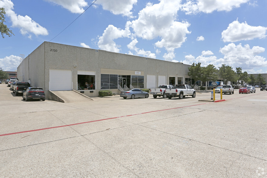 2050 Forest Ln, Garland, TX for lease - Primary Photo - Image 2 of 8