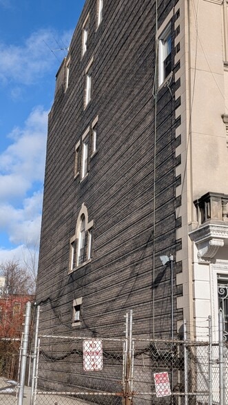 889 Saint Marks Ave, Brooklyn, NY for sale - Building Photo - Image 3 of 10