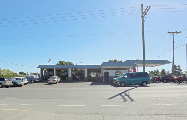 More details for 9139 E Saanich Rd, North Saanich, BC - Retail for Sale