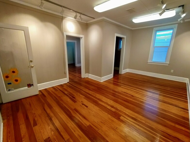 438-442 N Donnelly St, Mount Dora, FL for lease - Interior Photo - Image 3 of 8