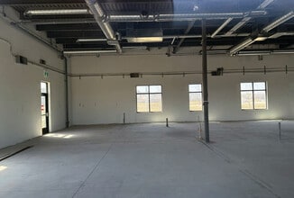 415 Centre St, Winnipeg, MB for lease Interior Photo- Image 2 of 6