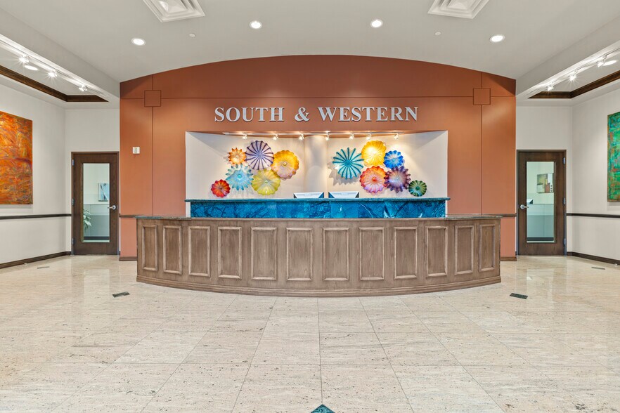 15835 Quorum Dr, Addison, TX à louer - Hall d’entrée - Image 2 de 11