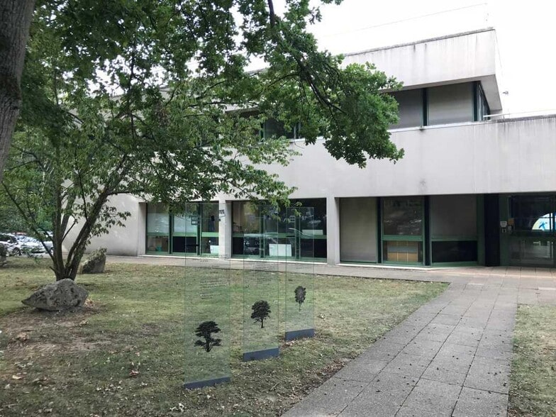 86 Rue De Paris, Orsay for lease - Building Photo - Image 1 of 4