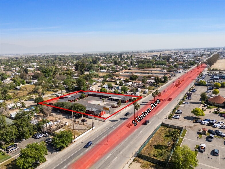 900 S Union Ave, Bakersfield, CA for sale - Building Photo - Image 2 of 41