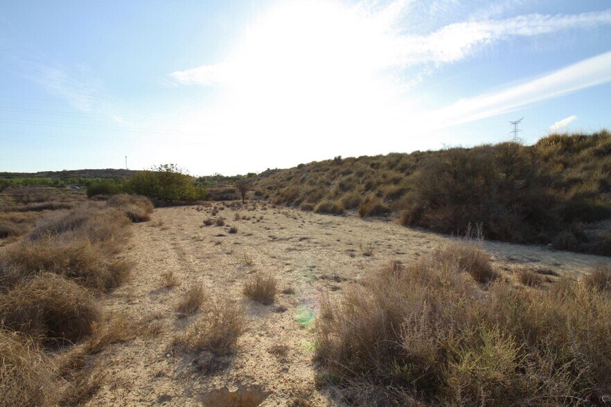 Terrain dans Mutxamel, Alicante à vendre - Photo du bâtiment - Image 2 de 10