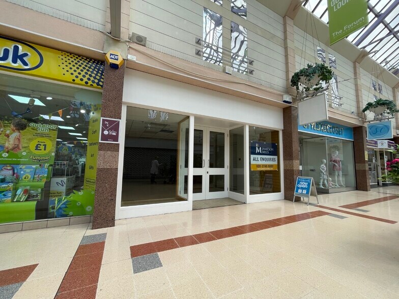 15 High St, Sittingbourne à louer - Photo du bâtiment - Image 1 de 11