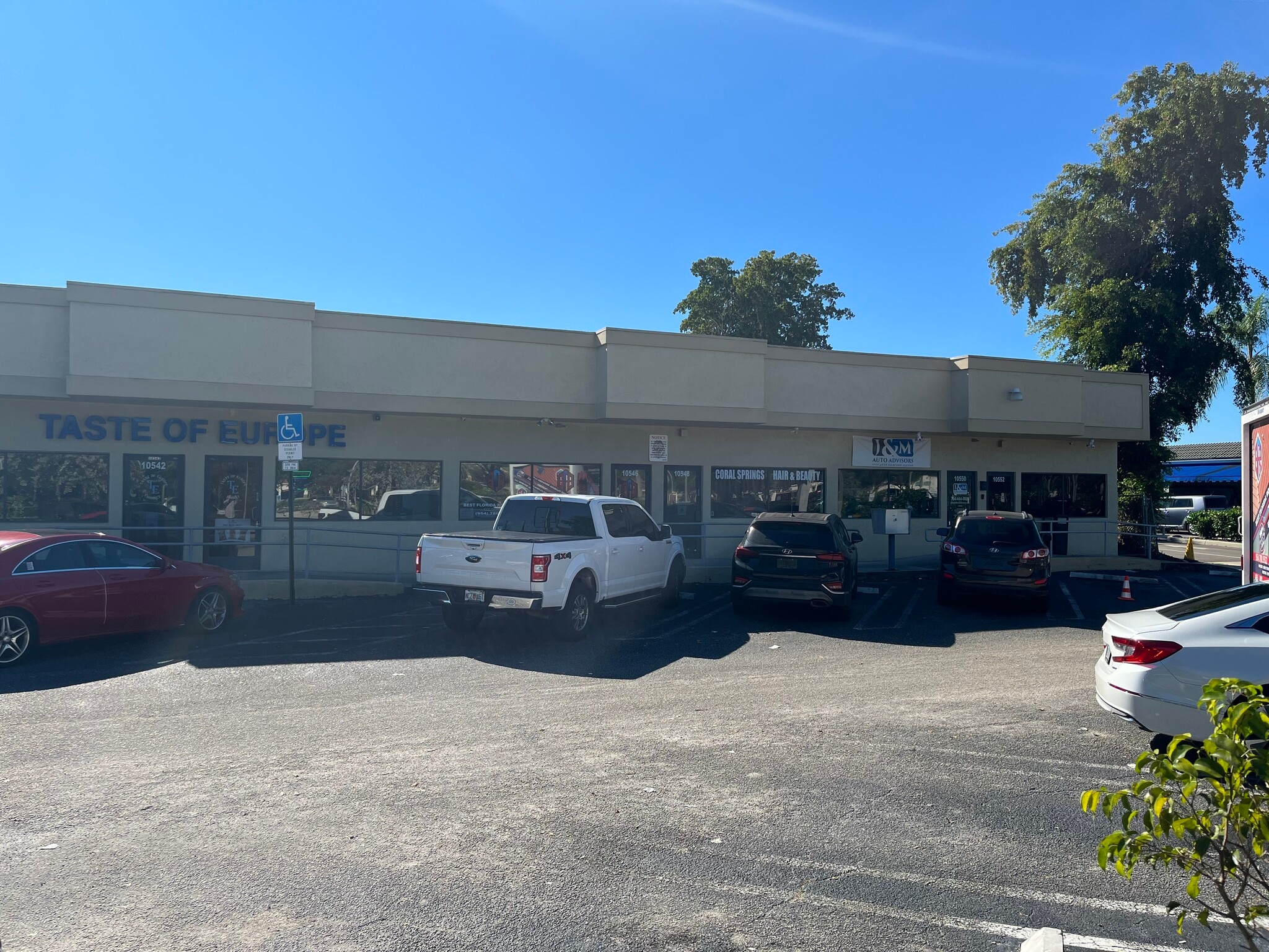 10542 Wiles Rd, Coral Springs, FL for lease Primary Photo- Image 1 of 11