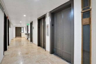 300 W Adams St, Jacksonville, FL for sale Lobby- Image 2 of 4