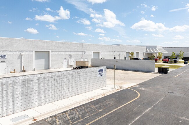 Plus de détails pour 4100-4300 Okeechobee Rd, Fort Pierce, FL - Bureau, Industriel à louer