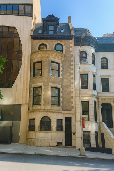 304 W 81st St, New York, NY à vendre - Photo du bâtiment - Image 1 de 2