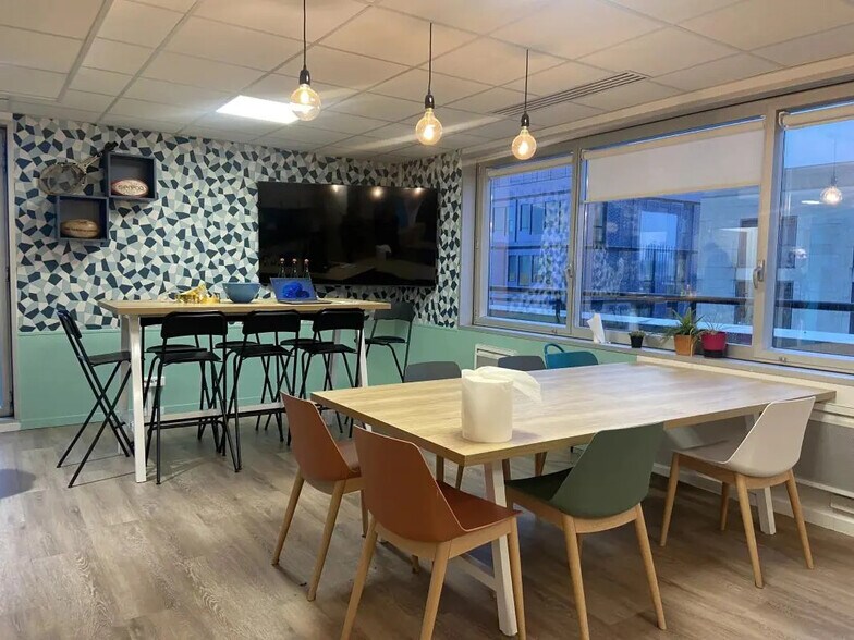 Office in Boulogne-Billancourt for lease - Building Photo - Image 3 of 5