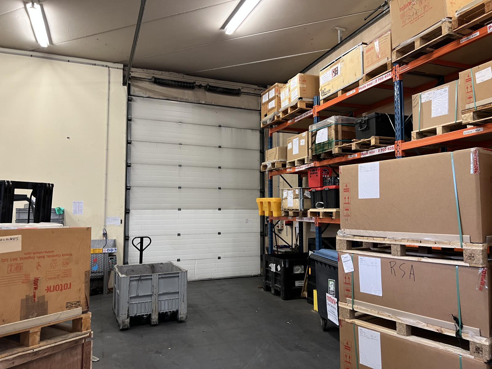 Flex in La Courneuve for lease Interior Photo- Image 1 of 6