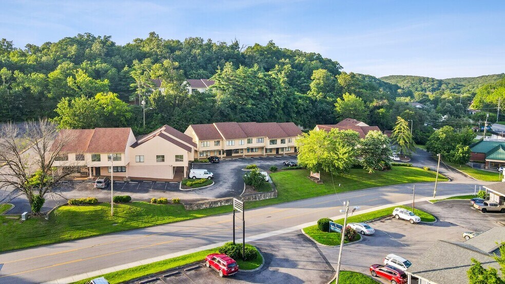 159-167 Belle Forest Cir, Nashville, TN à louer - Photo du bâtiment - Image 2 de 18