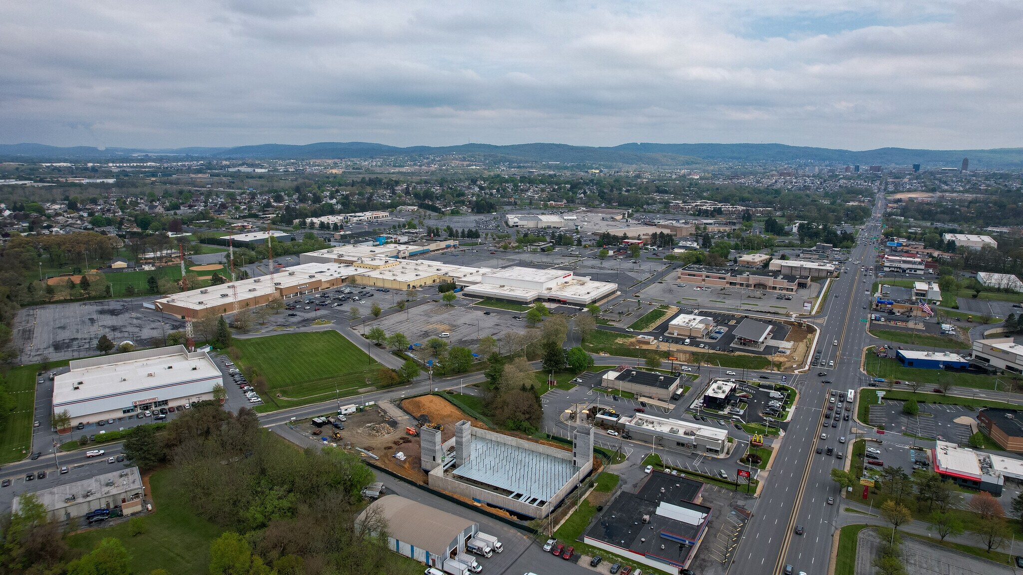 2001 MacArthur Rd, Whitehall, PA for lease Primary Photo- Image 1 of 14