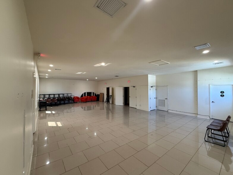 219 N 21st Ave, Hollywood, FL à louer - Photo du bâtiment - Image 2 de 68
