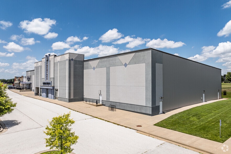 620 N 25th St, Ozark, MO for sale - Primary Photo - Image 1 of 5