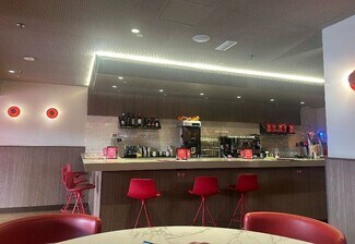 Plus de détails pour Multi-résidentiel à vendre