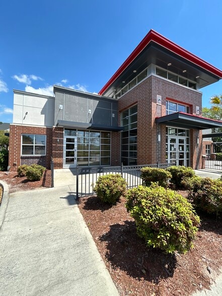 17029 Abercorn St, Savannah, GA for lease - Building Photo - Image 3 of 4