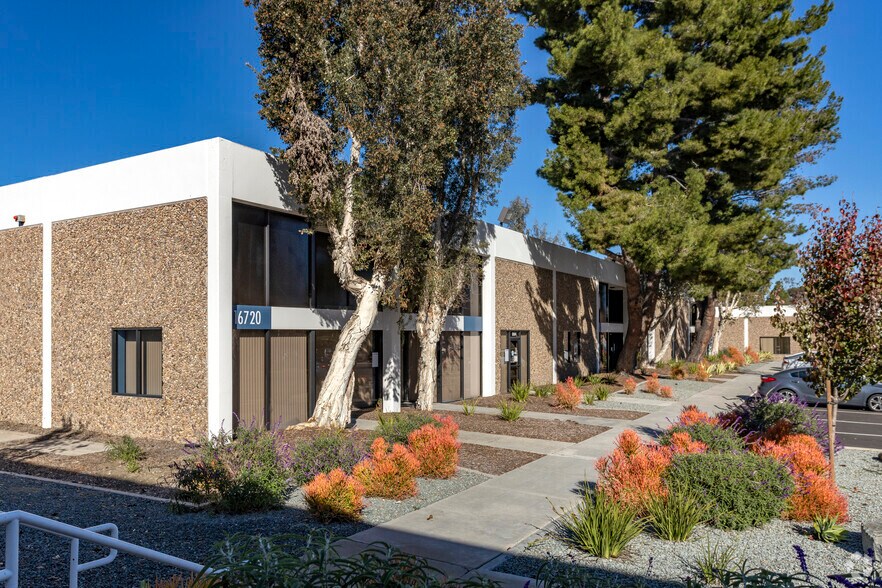 16744-16772 W Bernardo Dr, San Diego, CA à louer - Photo du bâtiment - Image 1 de 22
