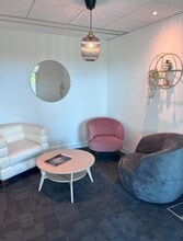 Stangate Cres, Borehamwood for lease Interior Photo- Image 2 of 5