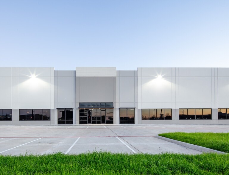 13027 Stiles Ln, Sugar Land, TX for lease - Building Photo - Image 1 of 2