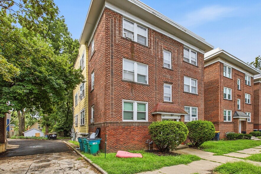 1109 W 40th St, Kansas City, MO à vendre - Photo du bâtiment - Image 2 de 33