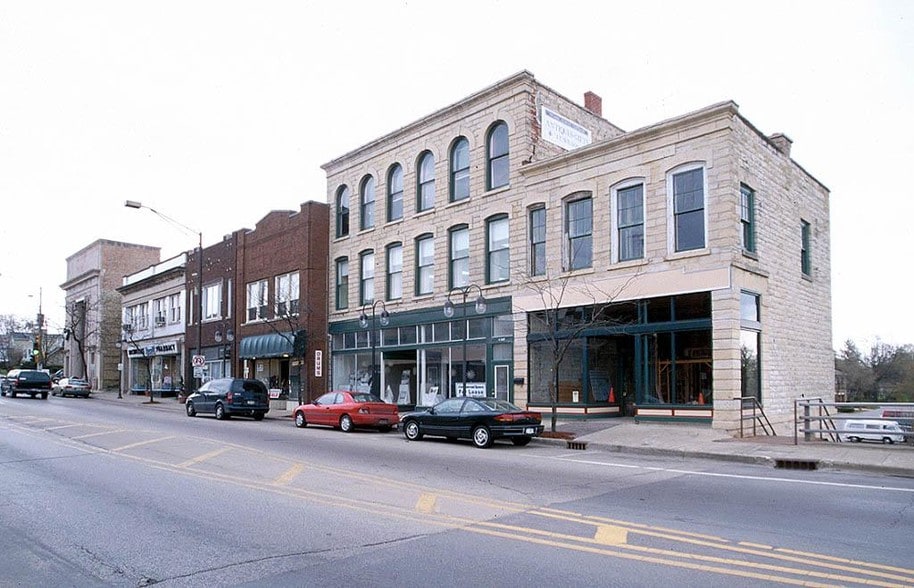 4 E Wilson St, Batavia, IL à vendre - Photo du bâtiment - Image 1 de 7